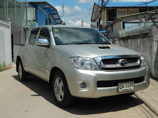 VIGO 4DR 2.5  เกียร์ธรรมดา  ออกรถ 9,000 บาท