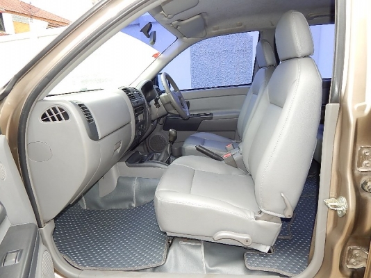 DMAX 2.5 SX  4 ประตู ปี 04 ออกรถ 9000 บาท