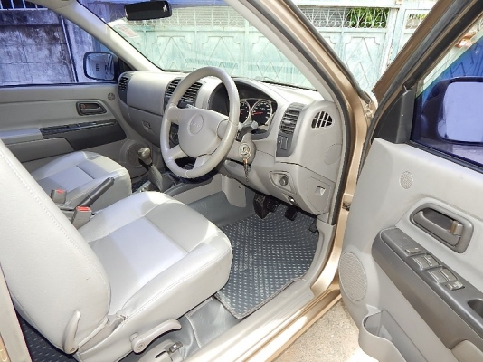 DMAX 2.5 SX  4 ประตู ปี 04 ออกรถ 9000 บาท