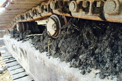 Komatsu PC200-3 ราคา 355,000 บาท เครื่องเดิม ปั้มดี ตัวเดินเงียบ  เอกสารสัญญาชื้อขาย 090-772-3710 090-772-3708