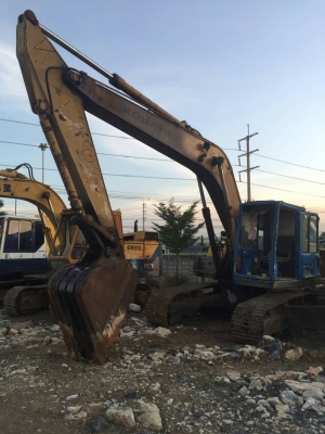 Komatsu PC200-3 ราคา 355,000 บาท เครื่องเดิม ปั้มดี ตัวเดินเงียบ  เอกสารสัญญาชื้อขาย 090-772-3710 090-772-3708