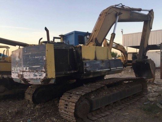 Komatsu PC200-3 ราคา 355,000 บาท เครื่องเดิม ปั้มดี ตัวเดินเงียบ  เอกสารสัญญาชื้อขาย 090-772-3710 090-772-3708