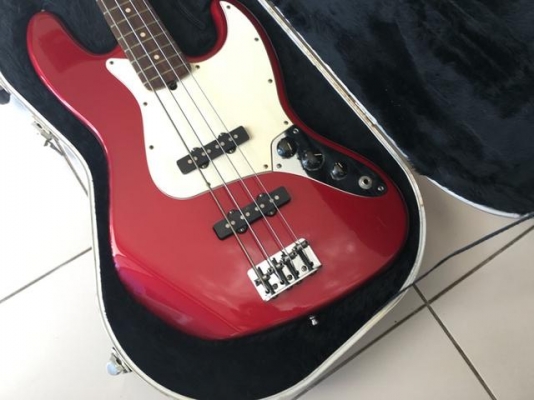 ขาย กีต้าร์เบส fender jass bass made in usa (แท้) ขาย กีต้าร์เบส fender jass bass made in usa (แท้)