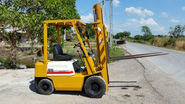 ขายด่วนรถยกดีเซลKOMATSU FD15-14ยก1.5ตันเสาสูง3เมตรงายาวมากรถนอกนำเข้ายังไม่เคยใช้งานในเมืองไทยเลย=รุ่นใหม่ขายถูกๆๆ