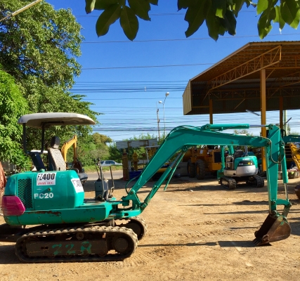 KOMATSU 20 รุ่น 7 ขนาด PC-20 (แทรคยางสวย90\%) รถเก่านอกมีเอกสาร สนใจติดต่อ 085-5632278 ( ราคาต่อรองได้ )