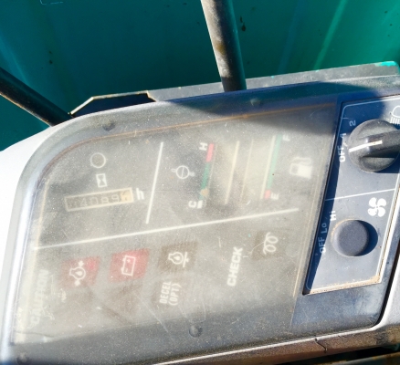 KOMATSU 20 รุ่น 7 ขนาด PC-20 (แทรคยางสวย90\%) รถเก่านอกมีเอกสาร สนใจติดต่อ 085-5632278 ( ราคาต่อรองได้ )