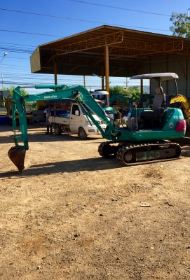 KOMATSU 20 รุ่น 7 ขนาด PC-20 (แทรคยางสวย90\%) รถเก่านอกมีเอกสาร สนใจติดต่อ 085-5632278 ( ราคาต่อรองได้ )