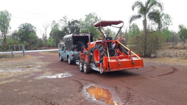 ขายตูโบต้าL3408อุปกร์ดันหน้าผาน6ตราช้าง