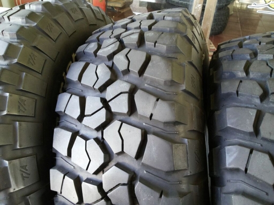 ยาง MUD BF Goodrich KM2 ขนาด 305/70/16 ดอกเต็มๆ ปลายปี 2012