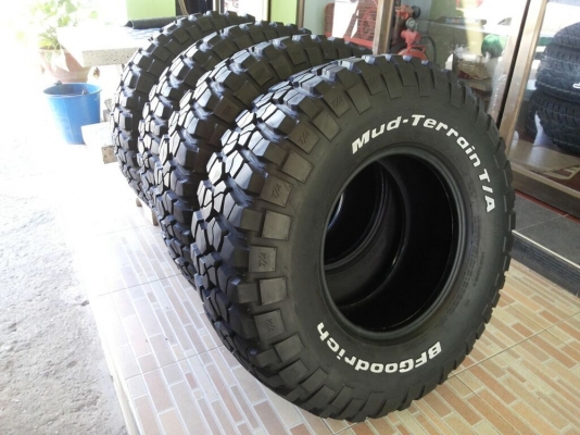 ยาง MUD BF Goodrich KM2 ขนาด 305/70/16 ดอกเต็มๆ ปลายปี 2012