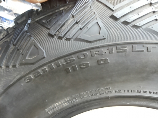 ยางMUD 32"ขอบ15 ดอกลึกใช้ได้อีกนาน ยางMUD 32"ขอบ15 ดอกลึกใช้ได้อีกนาน