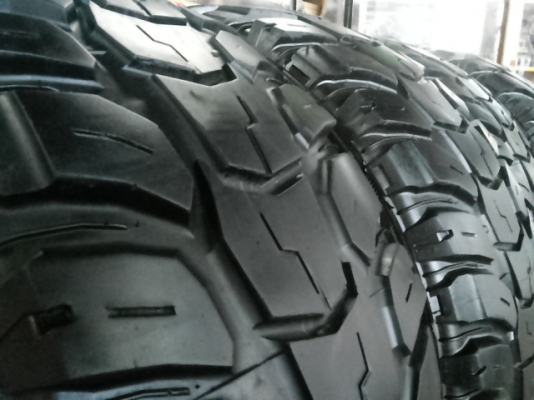 ยางMUD 32"ขอบ15 ดอกลึกใช้ได้อีกนาน ยางMUD 32"ขอบ15 ดอกลึกใช้ได้อีกนาน