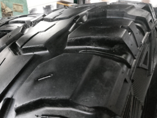 ยางMUD 32"ขอบ15 ดอกลึกใช้ได้อีกนาน ยางMUD 32"ขอบ15 ดอกลึกใช้ได้อีกนาน