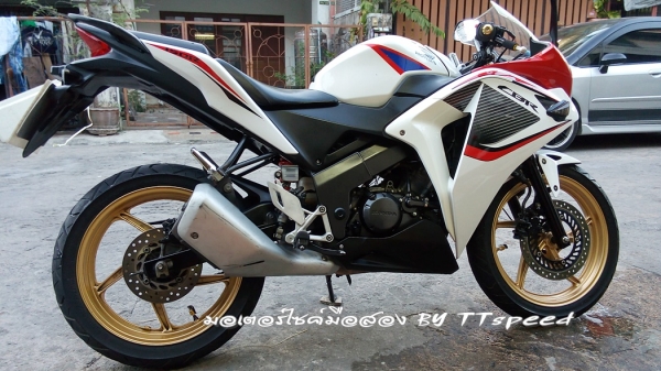 CBR 150R หัวฉีดสภาพดี รถบ้านเล่มครบ ราคาถูกมาก CBR 150R หัวฉีดสภาพดี รถบ้านเล่มครบ ราคาถูกมาก