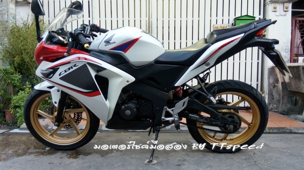 CBR 150R หัวฉีดสภาพดี รถบ้านเล่มครบ ราคาถูกมาก CBR 150R หัวฉีดสภาพดี รถบ้านเล่มครบ ราคาถูกมาก