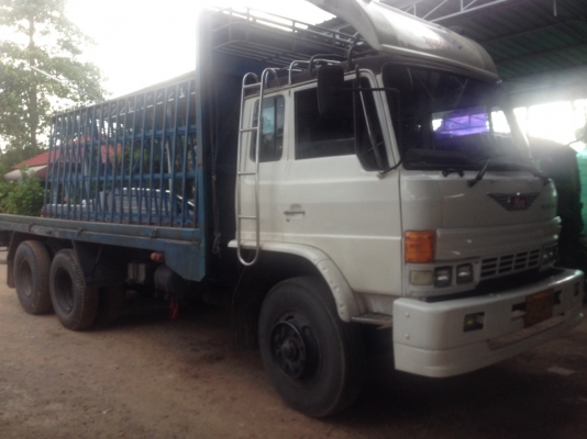 ขายรถสิบล้อ ฮีโน. 925 เปลียนหัว F18. เพลาเดียว  พื้นเรียบ สวย  ราคา   คันละ 400000 มีสองคัน