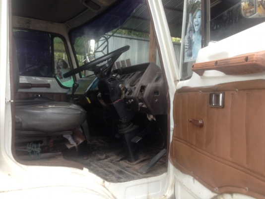 ขายรถสิบล้อ ฮีโน. 925 เปลียนหัว F18. เพลาเดียว พื้นเรียบ สวย ราคา คันละ 400000 มีสองคัน ขายรถสิบล้อ ฮีโน. 925 เปลียนหัว F18. เพลาเดียว พื้นเรียบ สวย ราคา คันละ 400000 มีสองคัน