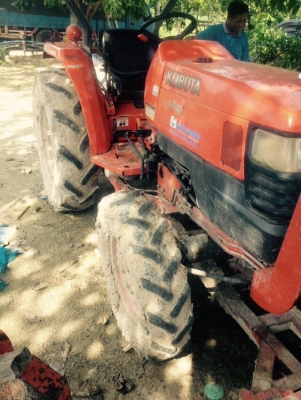 คูโบต้า   ตัว34   สวยครับไบดันหน้า  และผาน 3ครับ เครื่องดีครับ