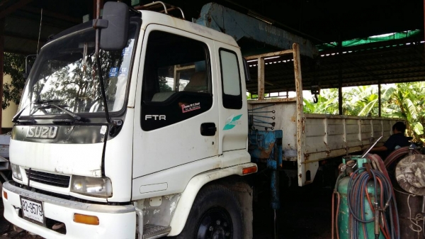 ขายด่วนๆ 880,000บ เบาๆๆ หกล้อ อีซูซุ DEGA195ปี43 เครน 5ตัน 4ปอก 3ชัก สภาพดีสวยเดิมๆพร้อมใช้ เล่มทะเบียนพร้อมโอน