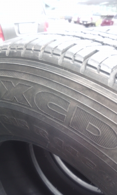 ขายยางบรรทุก XCD 215R14C ปี 13