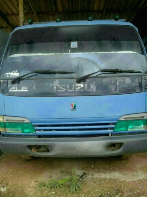 รถอีซูซู 6 ล้อดั้ม NPR 130 แรงม้า. ปี 48.    สนใจติดต่อ  081 - 6079515