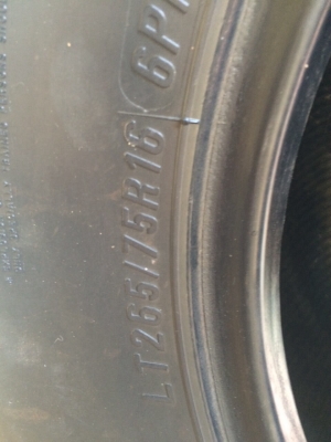 ยาง mud maxxis 265 75 16 สภาพดี ยาง mud maxxis 265 75 16 สภาพดี