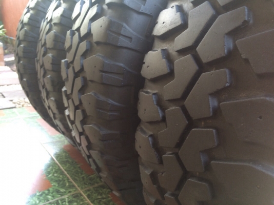 ยาง mud maxxis 265 75 16 สภาพดี ยาง mud maxxis 265 75 16 สภาพดี