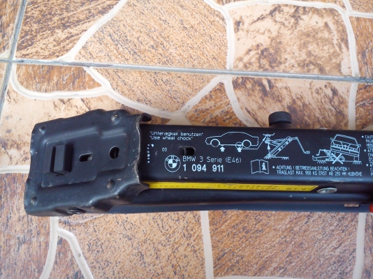 แม่แรงติดรถ BMW E46 แม่แรงติดรถ BMW E46