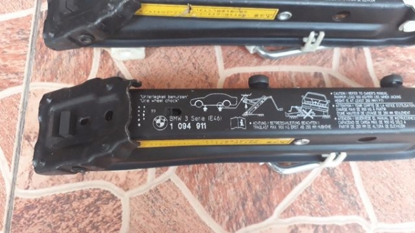 แม่แรงติดรถ BMW E46 แม่แรงติดรถ BMW E46