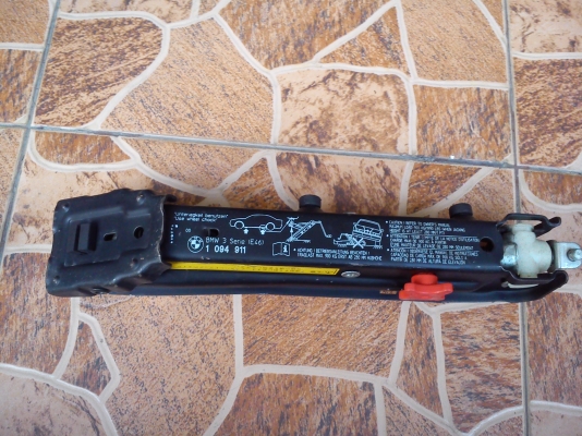 แม่แรงติดรถ BMW E46 แม่แรงติดรถ BMW E46