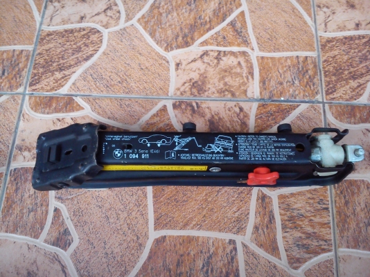 แม่แรงติดรถ BMW E46 แม่แรงติดรถ BMW E46