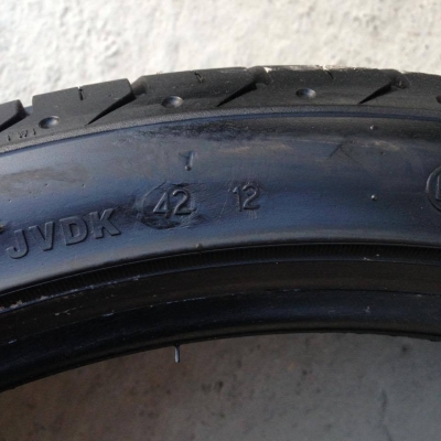 ยาง Fullrun 245 - 35 - 19 ปี 12 คู่ 1500 สภาพสวยๆไม่บวมดอกยางเหลือเยอะวิ่งใด้อีกนานราคาถูกๆ