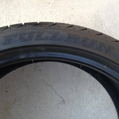 ยาง Fullrun 245 - 35 - 19 ปี 12 คู่ 1500 สภาพสวยๆไม่บวมดอกยางเหลือเยอะวิ่งใด้อีกนานราคาถูกๆ