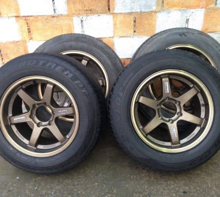 แม็ก te 37 ขอบ 18 ก้านตรง กว้าง 9.5-10.5 งานปั๊มครบ ใส่ใด้ 7 วัน แถมยางเอาไปวิ่งเล่นๆค่ะในราคาถูกกว่าซื้อร้าน