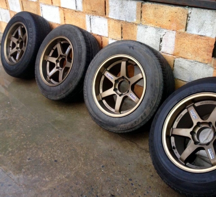 แม็ก te 37 ขอบ 18 ก้านตรง กว้าง 9.5-10.5 งานปั๊มครบ ใส่ใด้ 7 วัน แถมยางเอาไปวิ่งเล่นๆค่ะในราคาถูกกว่าซื้อร้าน