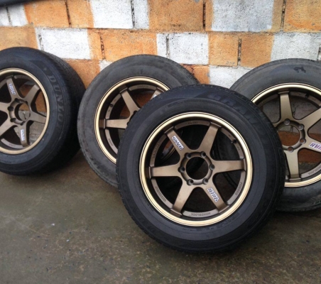 แม็ก te 37 ขอบ 18 ก้านตรง กว้าง 9.5-10.5 งานปั๊มครบ ใส่ใด้ 7 วัน แถมยางเอาไปวิ่งเล่นๆค่ะในราคาถูกกว่าซื้อร้าน