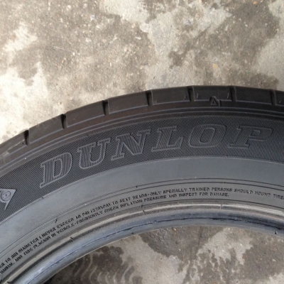 ยาง DUNLOP 225-60-18 made in JAPAN ปี 12 ครบชุด 4 เส้น สภาพสวยๆดอกยางนิ่มๆไม่บวมเอาไปใช้กันใด้ยาวๆราคาไม่แพง ยาง DUNLOP 225-60-18 made in JAPAN ปี 12 ครบชุด 4 เส้น สภาพสวยๆดอกยางนิ่มๆไม่บวมเอาไปใช้กันใด้ยาวๆราคาไม่แพง