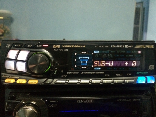 Alpine CDA-7877J 4V รุ่นใหญ่ CD-RW ปรีเอ้า3ชุด กล่องไฟ4V ปรับระดับหน้าจอได้ คุมกล่องCD Made in Japan สภาพสวย มือ2 ญี่ปุ่น