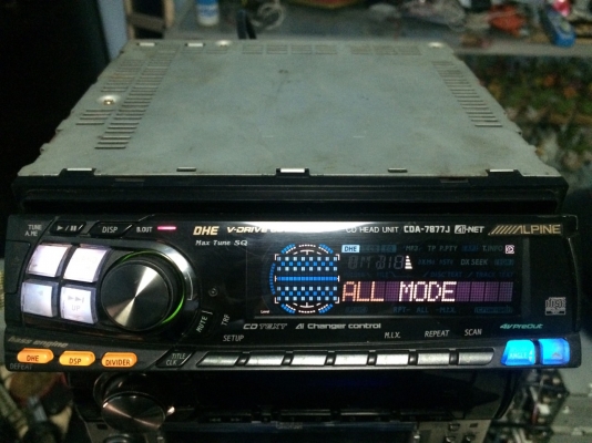 Alpine CDA-7877J 4V รุ่นใหญ่ CD-RW ปรีเอ้า3ชุด กล่องไฟ4V ปรับระดับหน้าจอได้ คุมกล่องCD Made in Japan สภาพสวย มือ2 ญี่ปุ่น