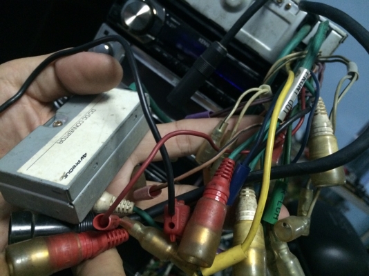 Alpine CDA-7877J 4V รุ่นใหญ่ CD-RW ปรีเอ้า3ชุด กล่องไฟ4V ปรับระดับหน้าจอได้ คุมกล่องCD Made in Japan สภาพสวย มือ2 ญี่ปุ่น