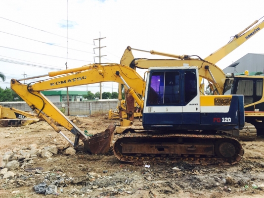 ขายรถแบคโฮ  KOMATSU  pc 120-5  รถสวยพร้อมใช้ราคาถูก 690,000 090-772-3710  090-772-3708