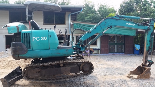 ขายรถขุดเล็ก แมคโครเล็ก pc30-7 สภาพสวยพร้อมใช้ เดิมๆเลย