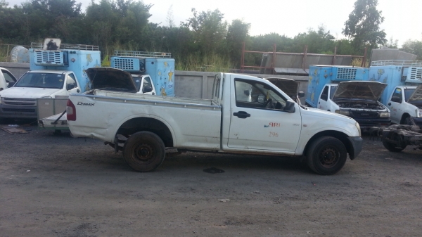 ขายอีซูซุดีแมกซ์ปี 2004 ราคาคันละ 150,000 บาท