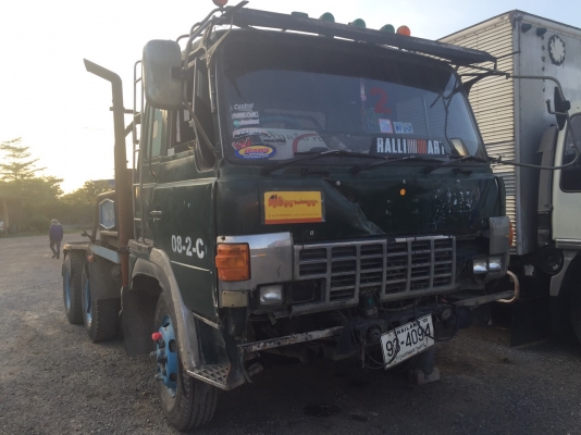 หัวลากโปรเฟีย 3 ปัด 395,000 บาท เครื่อง EF350-8สูบ 330 แรง 2 เพลา หัวบาง ยางดี คัสชีสวย เอกสารเล่มทะเบียน 090-772-3710 090-772-3708