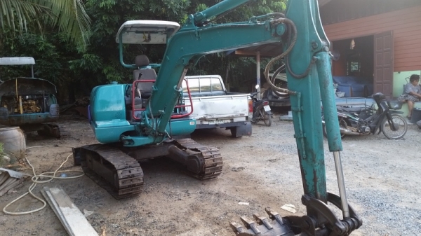 ขายรถขุดเล็ก แมคโครเล็กkomatsu pc30-7 สภาพสวยพร้อมใช้ เดิมๆเลย ขายรถขุดเล็ก แมคโครเล็กkomatsu pc30-7 สภาพสวยพร้อมใช้ เดิมๆเลย