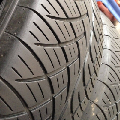 ยาง NITTO nt420s 265 - 65 -17 ปี 14 ครบชุด 4 เส้น สภาพสวยๆไม่บวมดอกยางเหลือเยอะวิ่งใด้อีกนานราคาถูกๆ