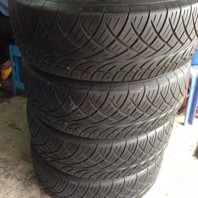 ยาง NITTO nt420s 265 - 65 -17 ปี 14 ครบชุด 4 เส้น สภาพสวยๆไม่บวมดอกยางเหลือเยอะวิ่งใด้อีกนานราคาถูกๆ