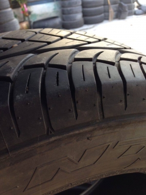 ยาง NITTO nt420s 265 - 65 -17 ปี 14 ครบชุด 4 เส้น สภาพสวยๆไม่บวมดอกยางเหลือเยอะวิ่งใด้อีกนานราคาถูกๆ