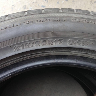 ยาง Bridgstone 215 - 55 -17 ปี 13 3เส้น 12 1 เส้น ครบชุด 4 เส้น สภาพสวยๆไม่บวมดอกยางเหลือเยอะวิ่งใด้อีกนานราคาถูกๆ