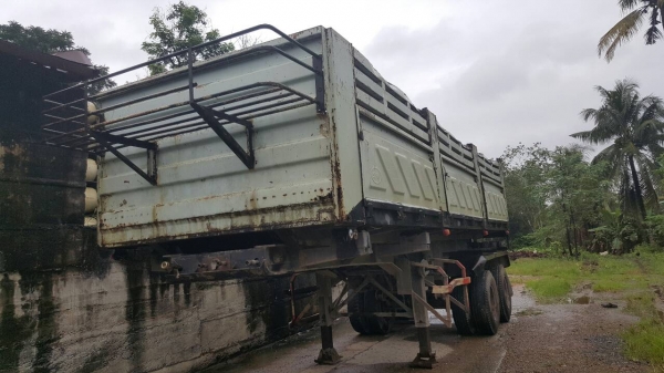 ขายหางเซมิดัมพ์สามมิตร 2 เพลาปี 2538 ยาว 8 เมตร ราคา 380000